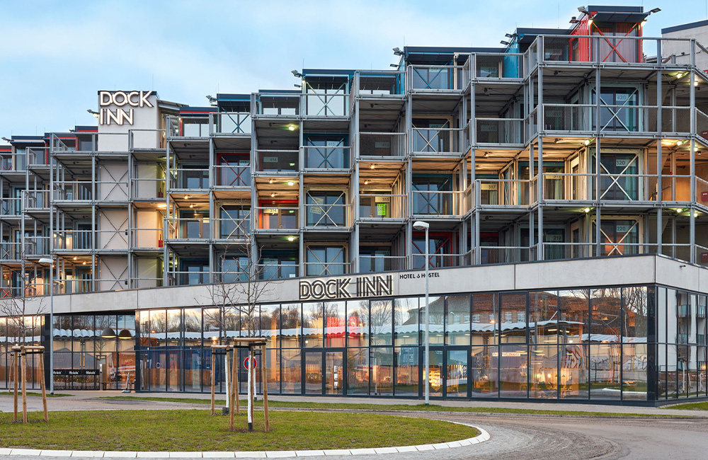 德国海港集装箱旅馆  Kinzo Architekten GmbH + Holzer Kobler Architekturen
